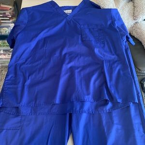 Wonder Wink Men’s Scrub Set (top/pant)